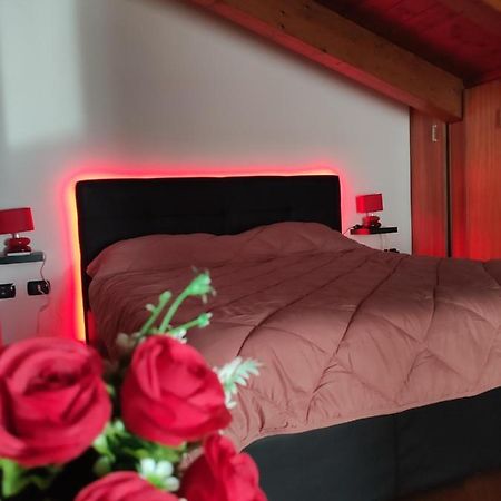 Red Lux Apartment ฟิวมิชีโน ภายนอก รูปภาพ