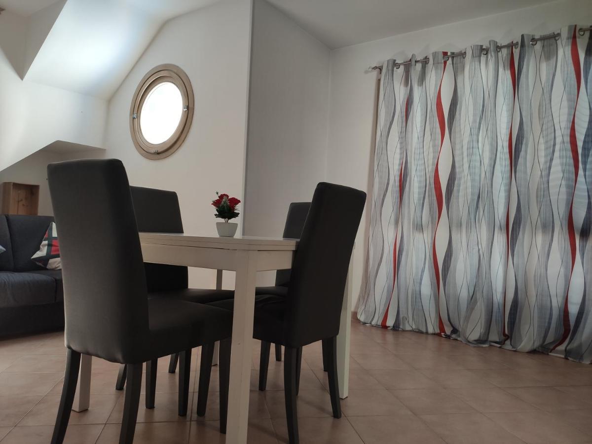 Red Lux Apartment ฟิวมิชีโน ภายนอก รูปภาพ