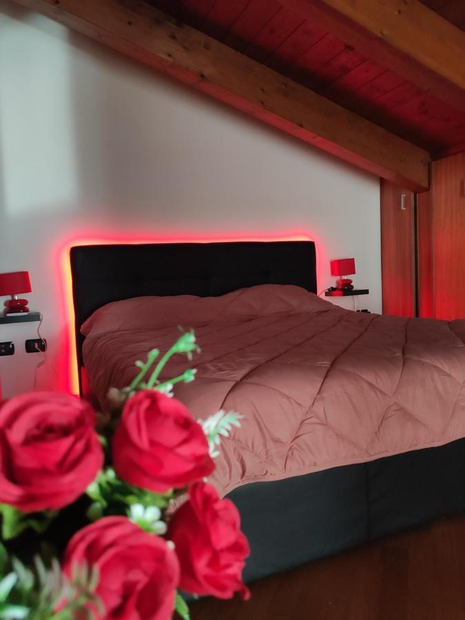 Red Lux Apartment ฟิวมิชีโน ภายนอก รูปภาพ