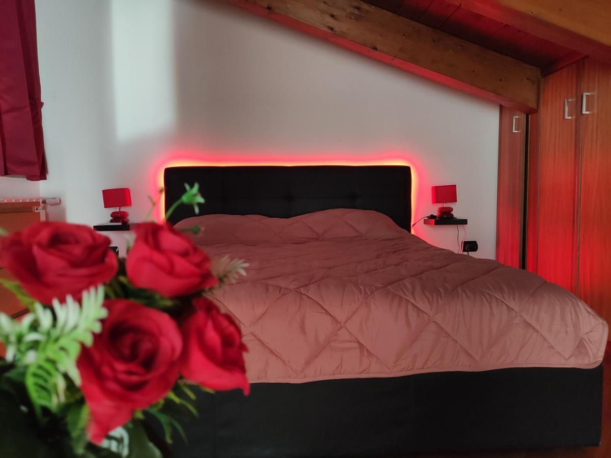 Red Lux Apartment ฟิวมิชีโน ภายนอก รูปภาพ